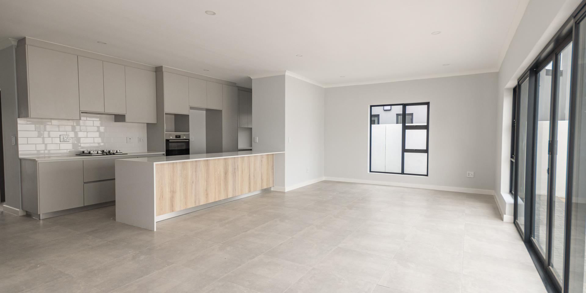 Image 4 of 6