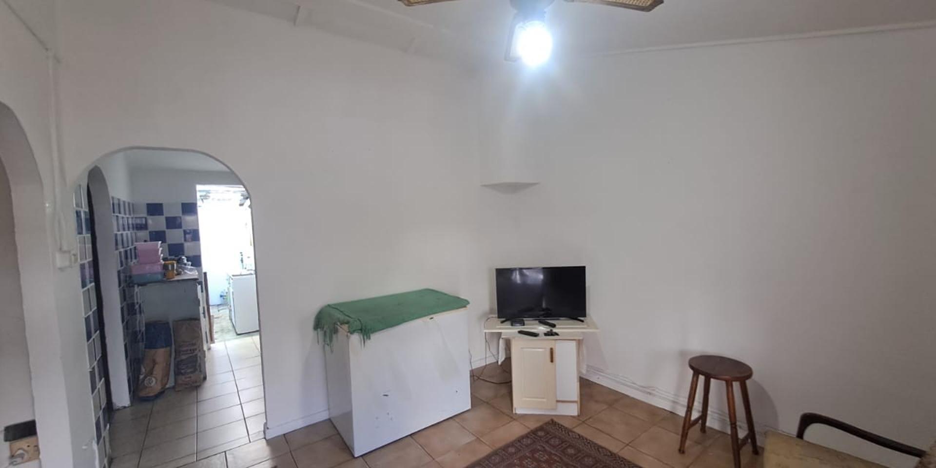 Image 3 of 6