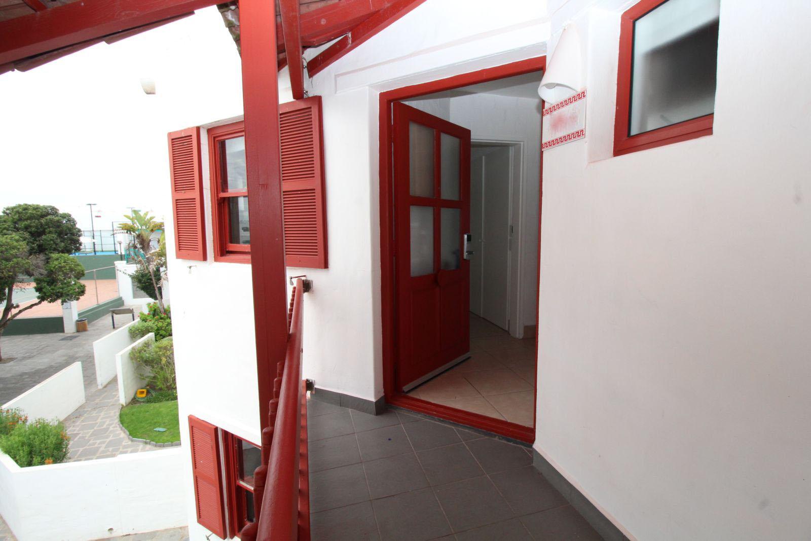Image 2 of 6