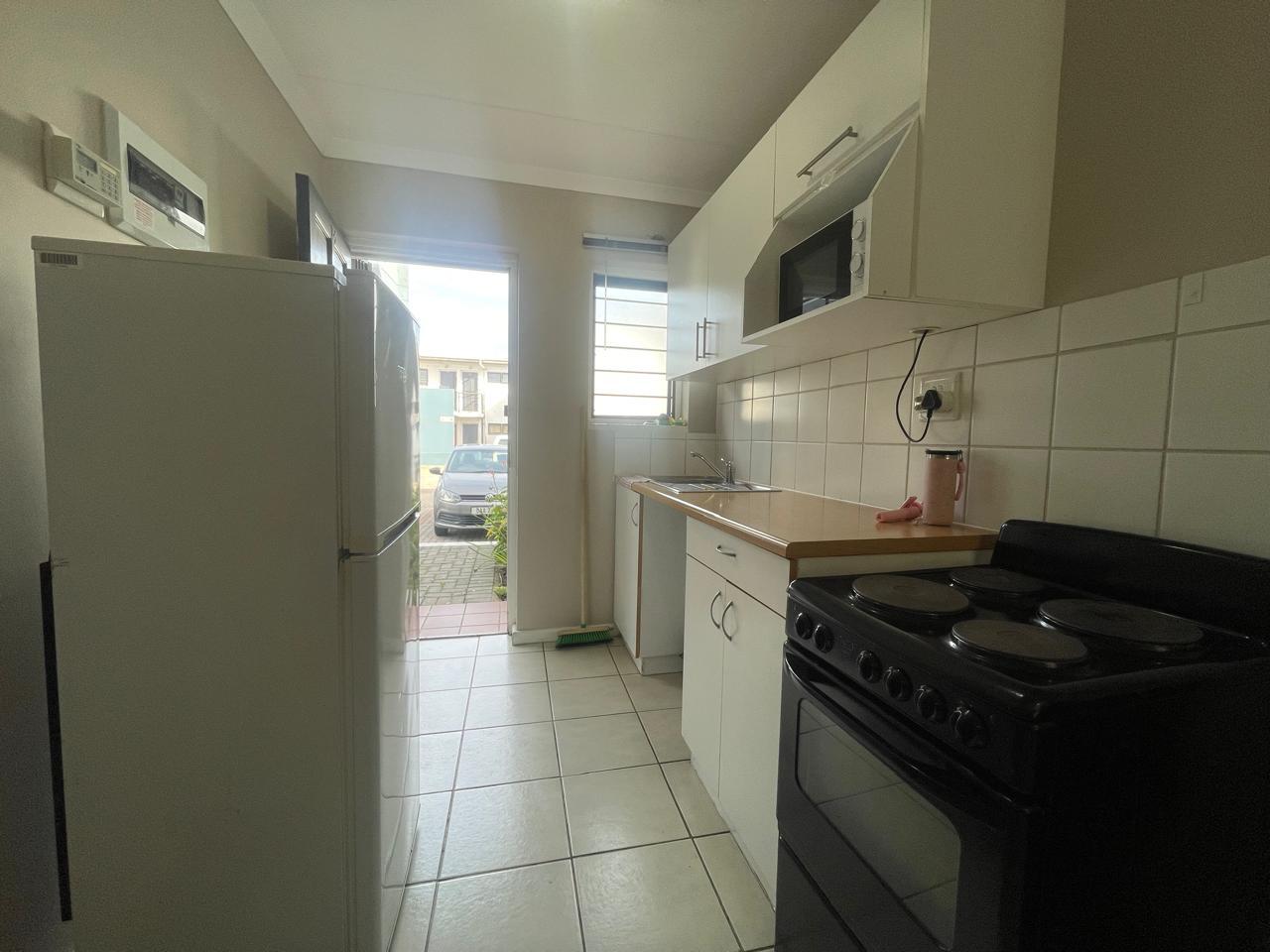 Image 4 of 6