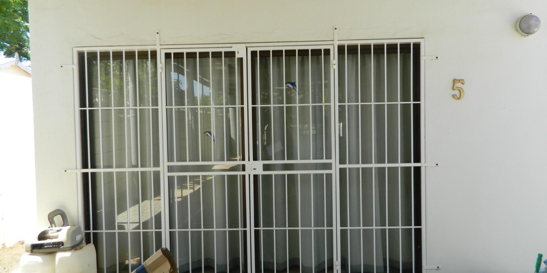 Image 4 of 6