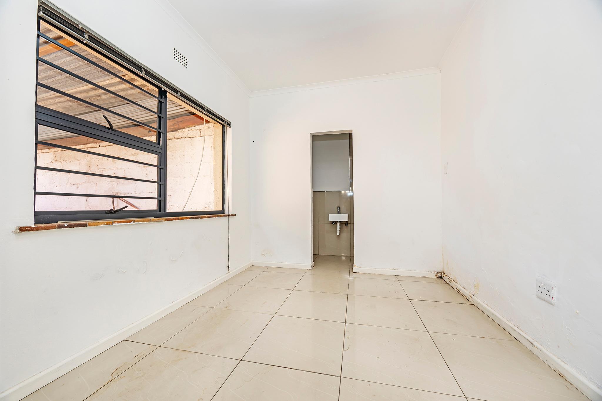 Image 1 of 6