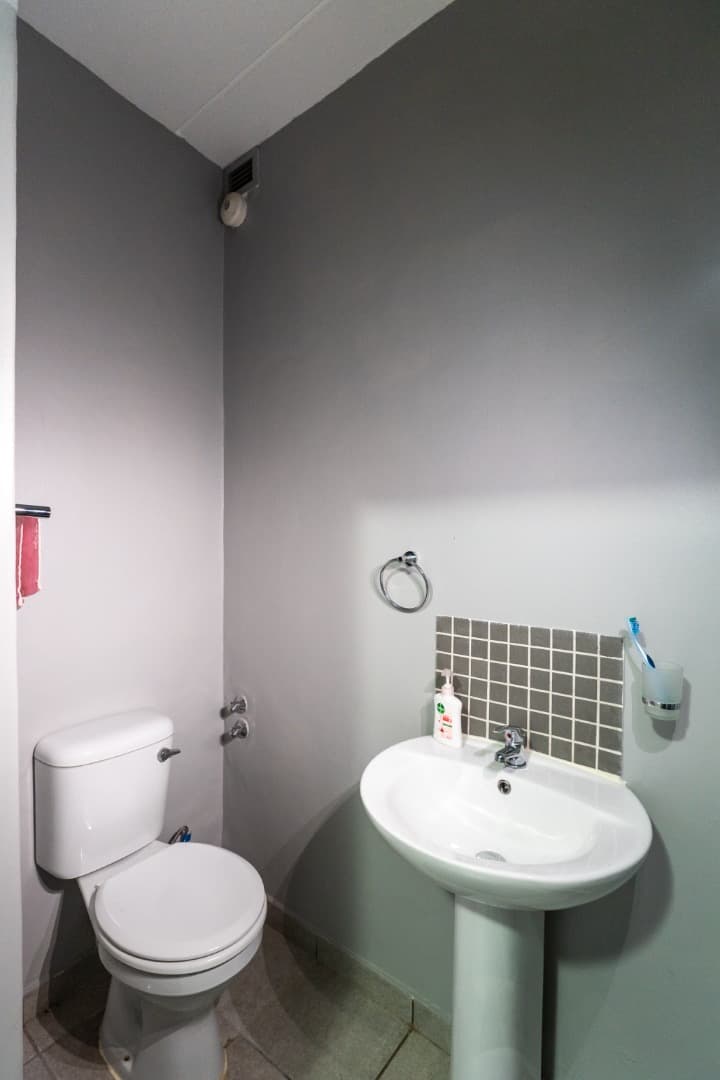 Image 4 of 6