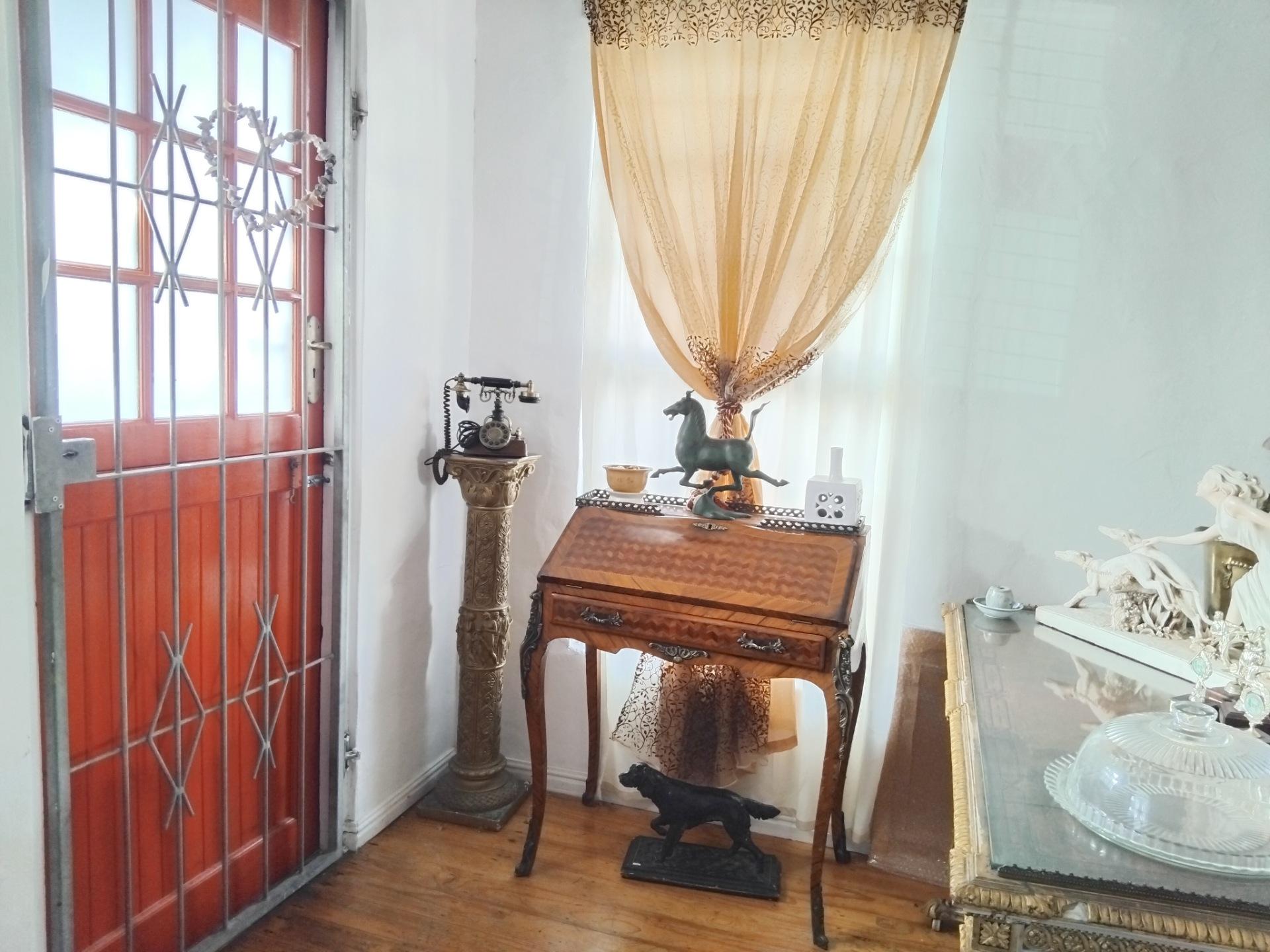 Image 4 of 6