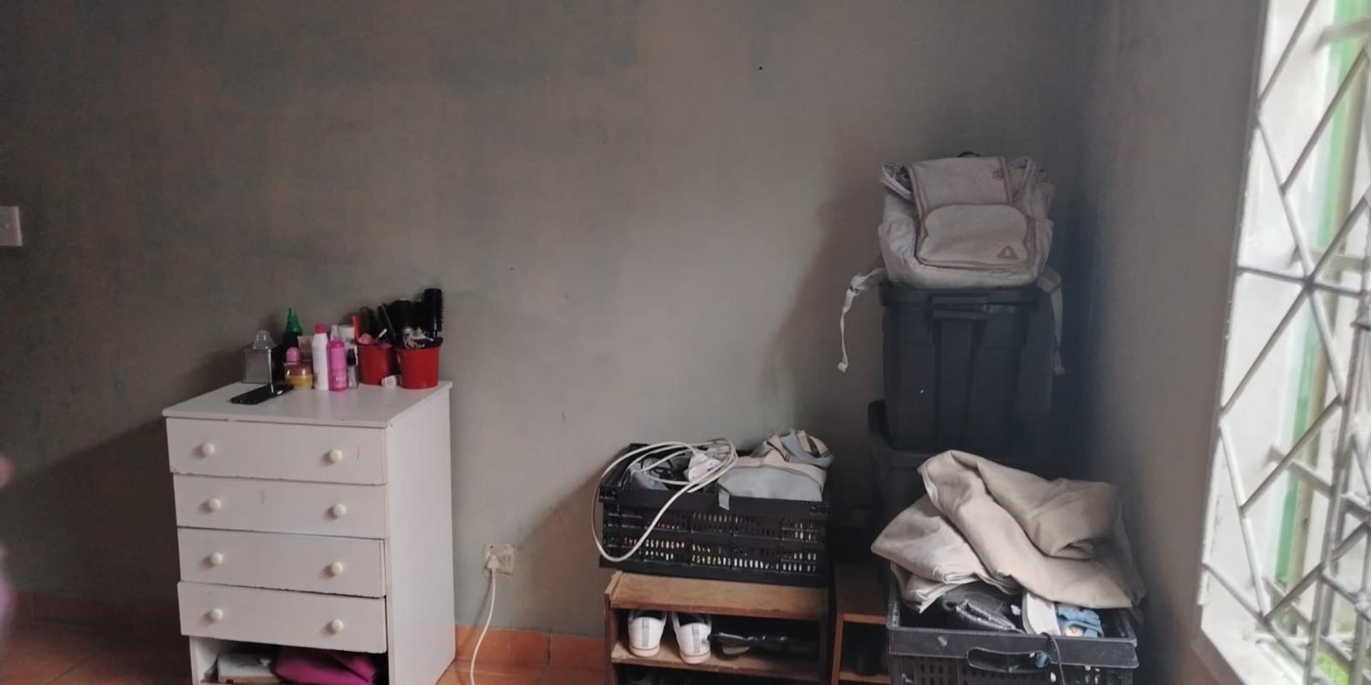 Image 3 of 6