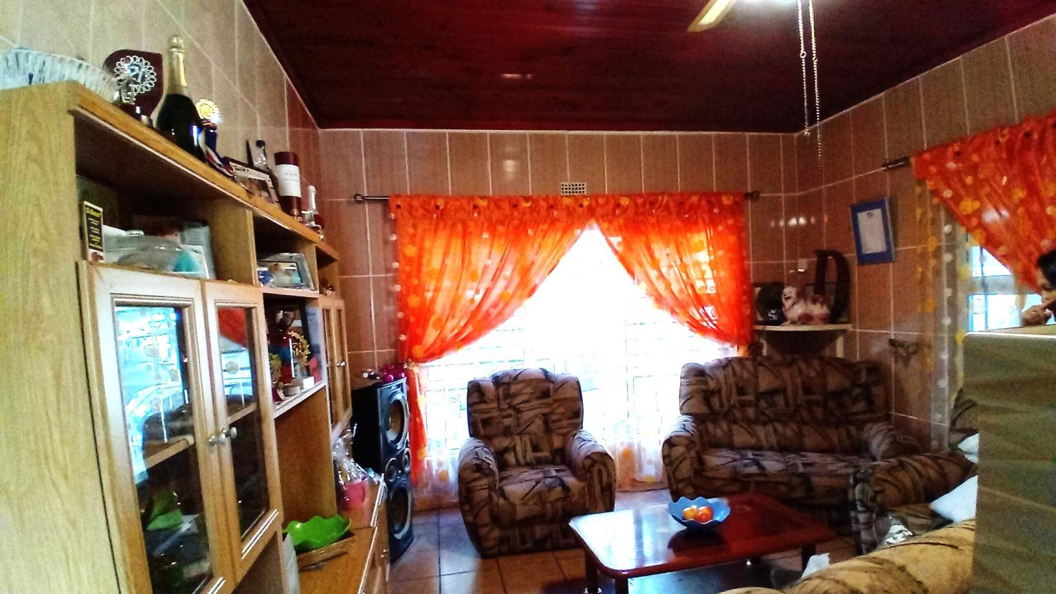 Image 4 of 6