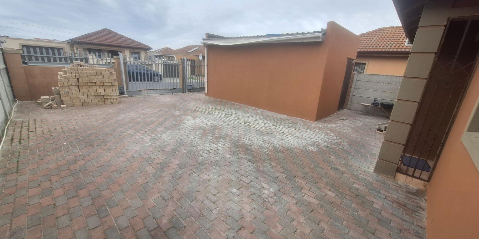 Image 3 of 6