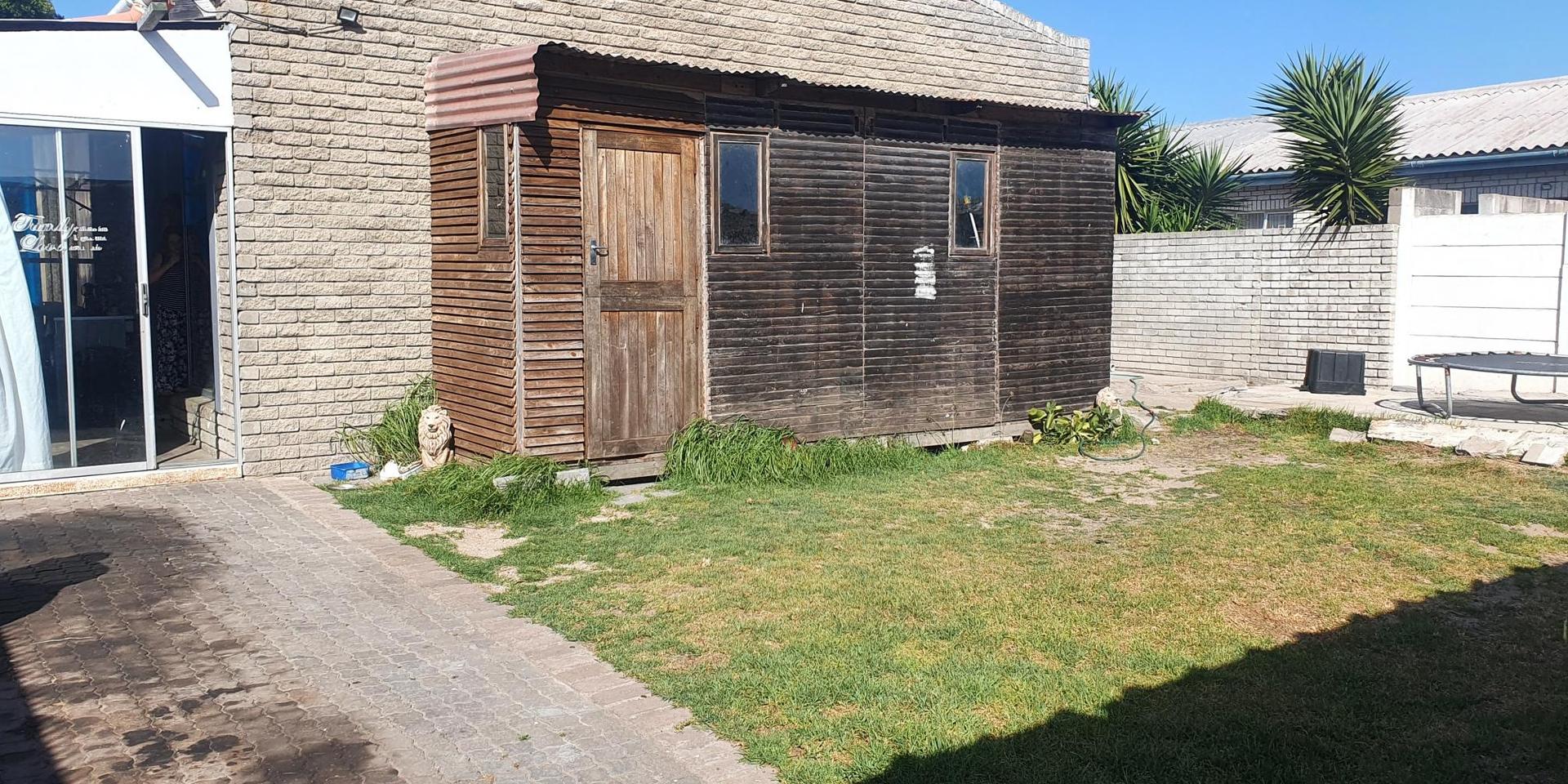 Image 2 of 6