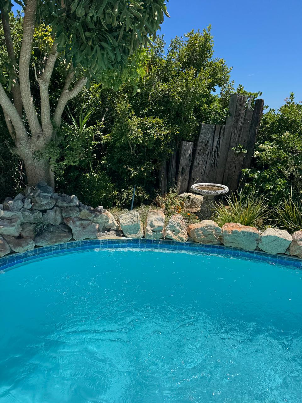 Image 4 of 6