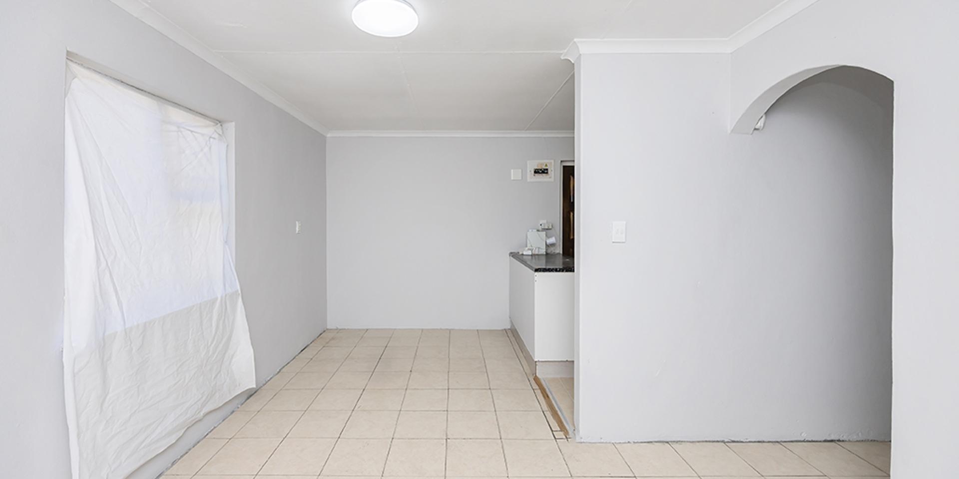 Image 4 of 6