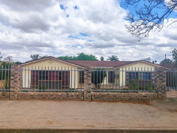 Main property image