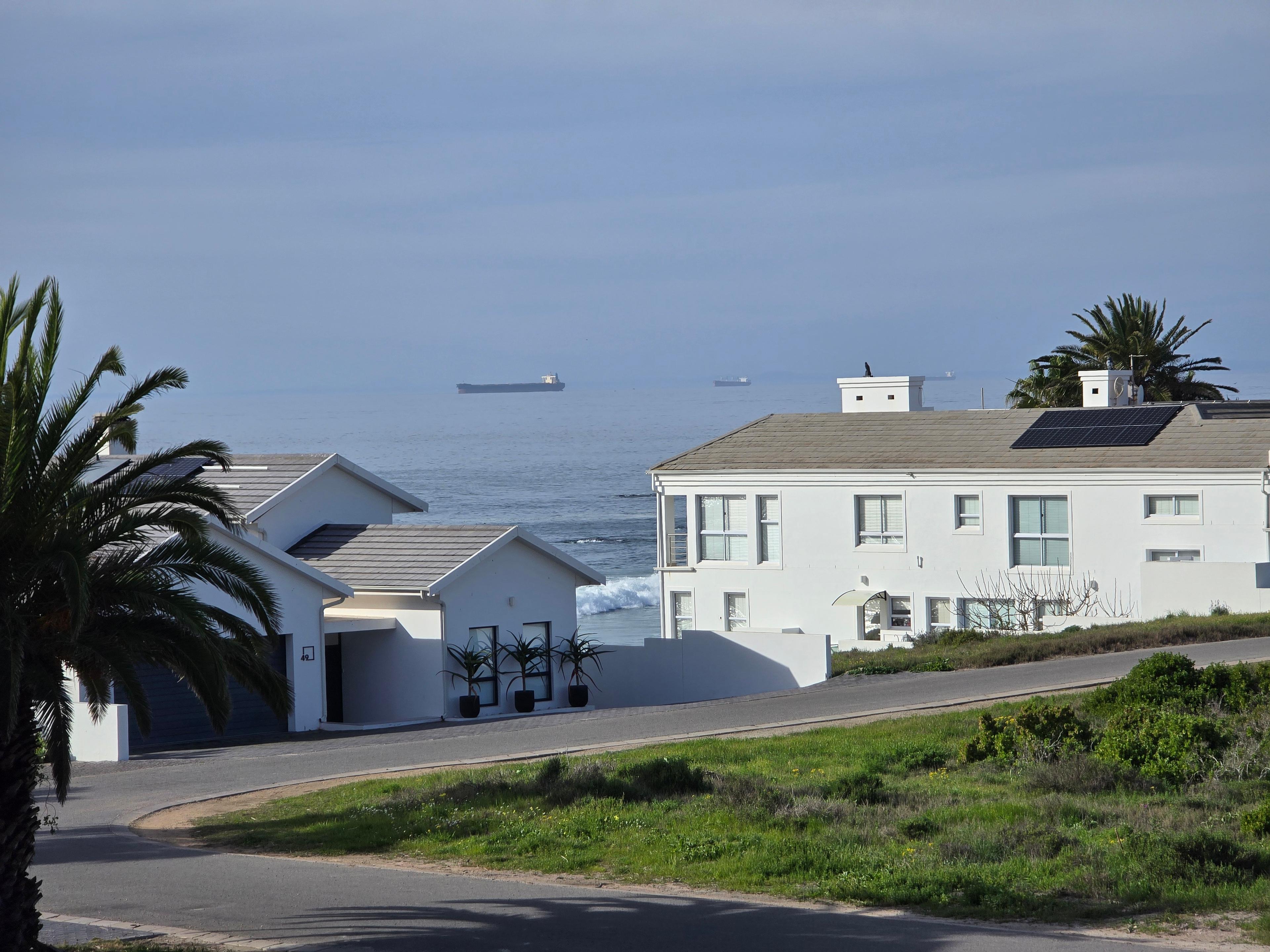Image 4 of 6