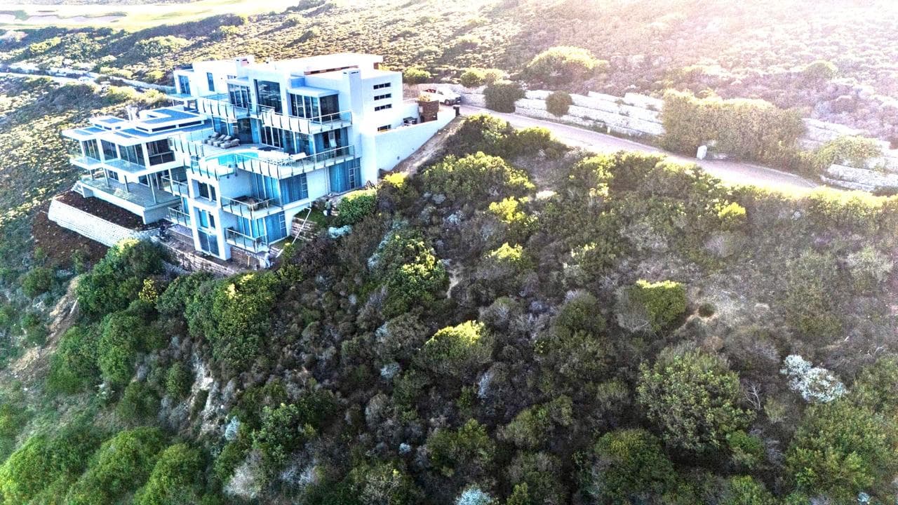 Image 2 of 6