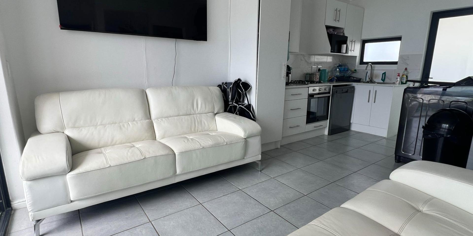 Image 4 of 6