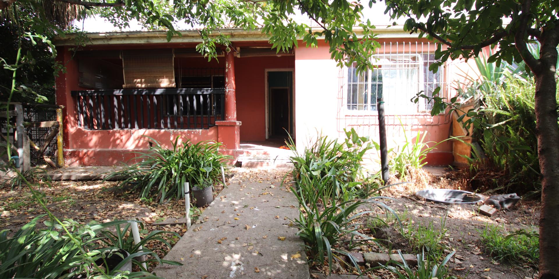Image 1 of 6