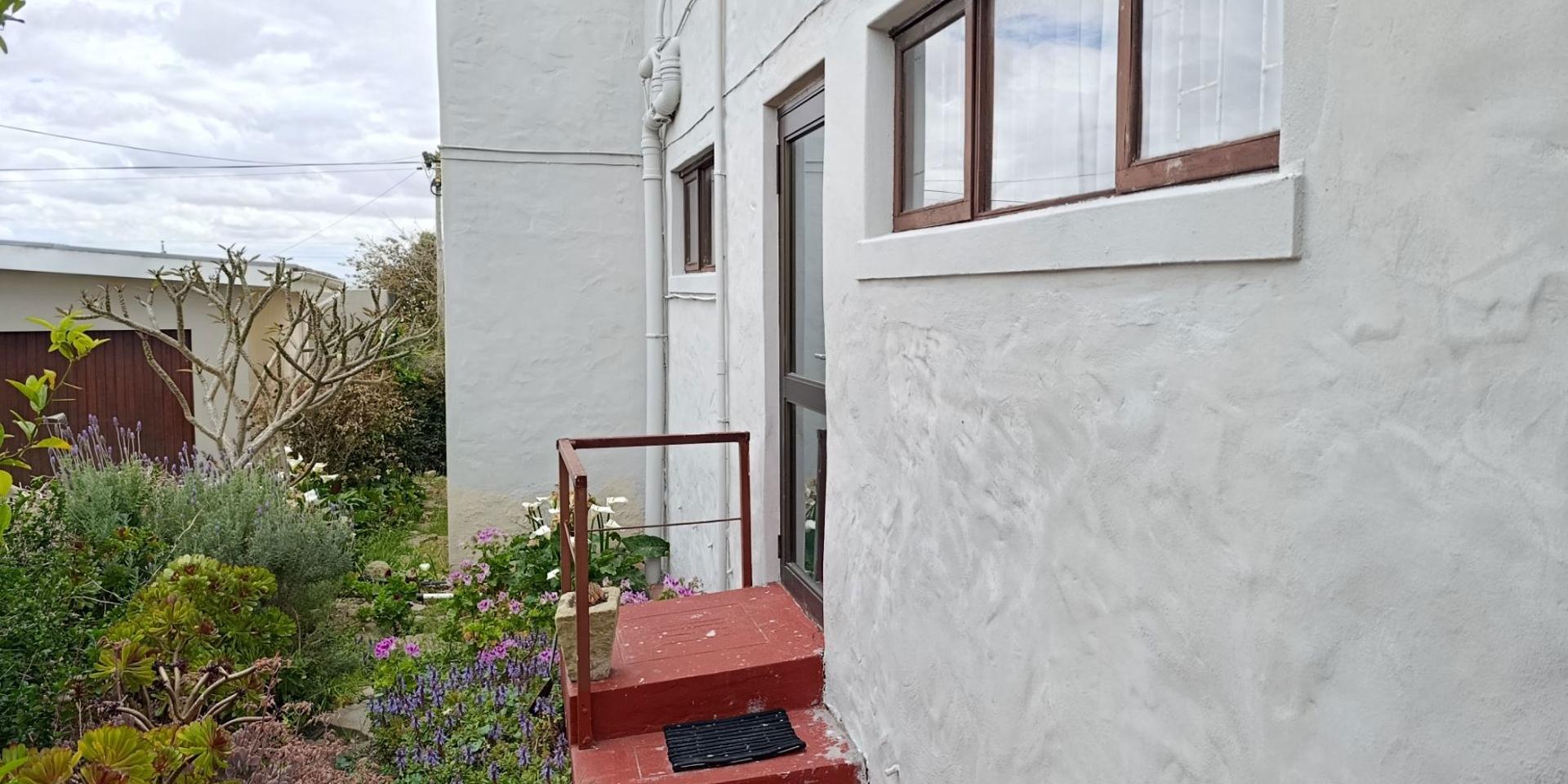 Image 5 of 6