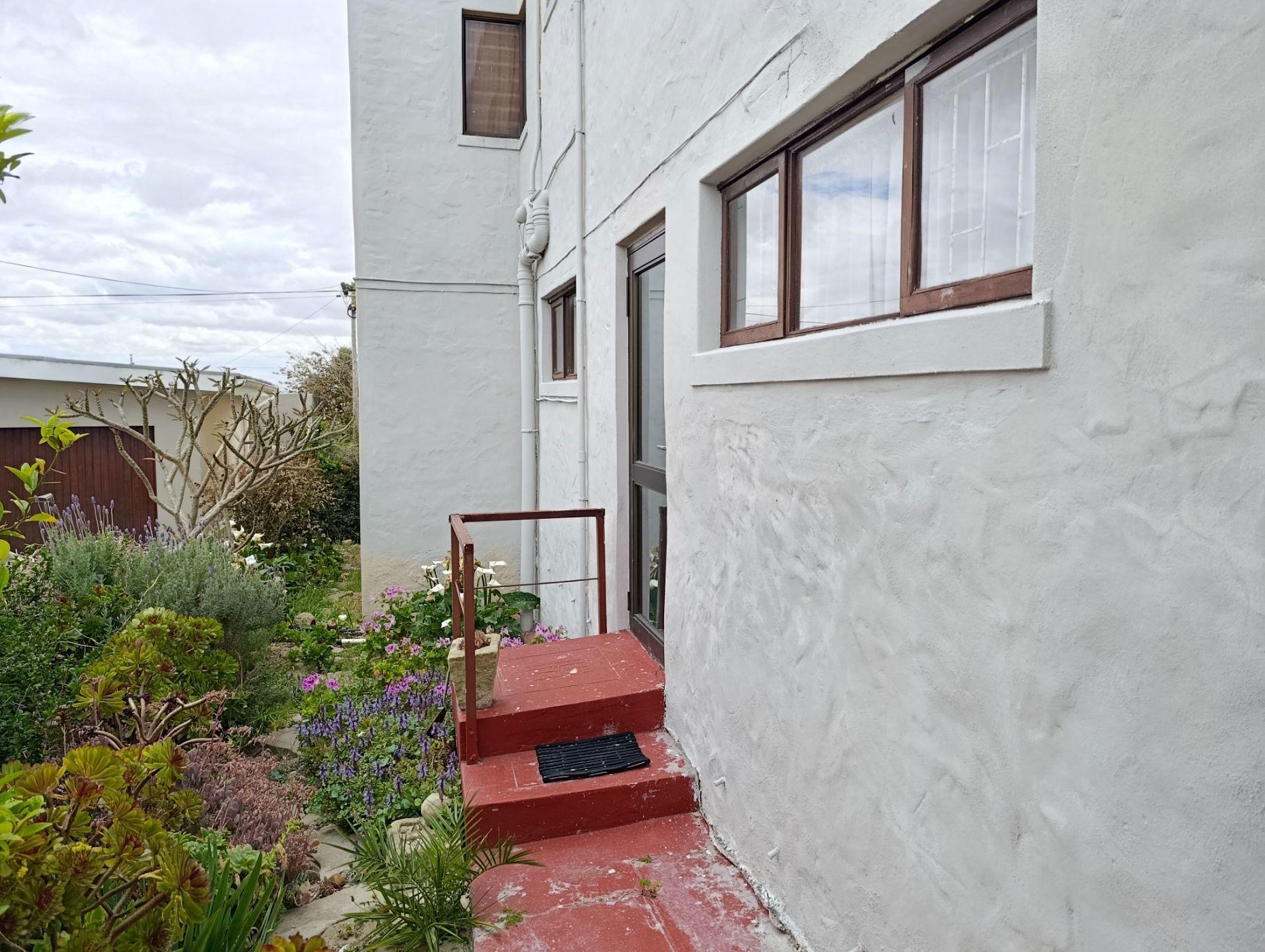 Image 5 of 6