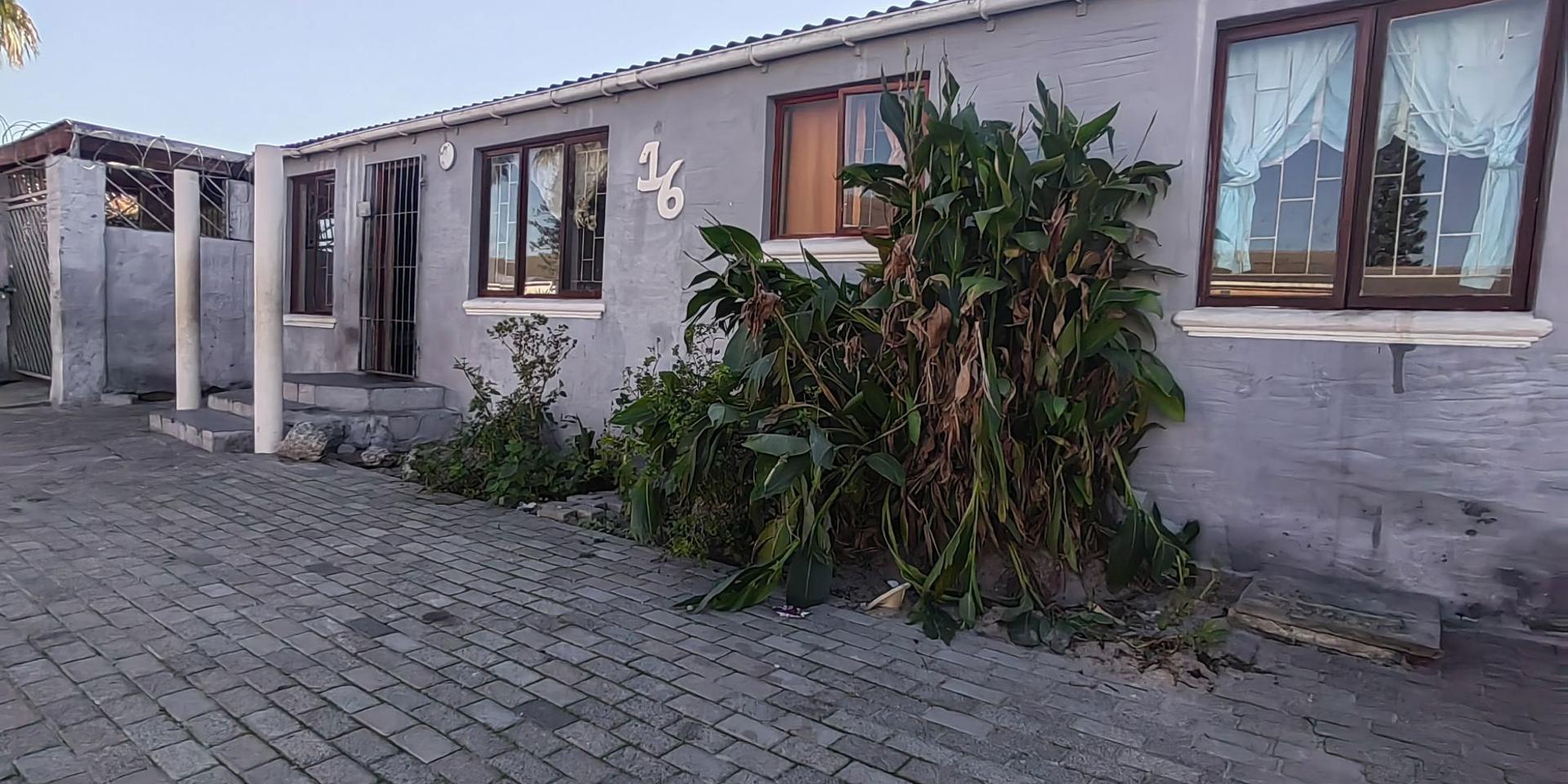 Image 2 of 6