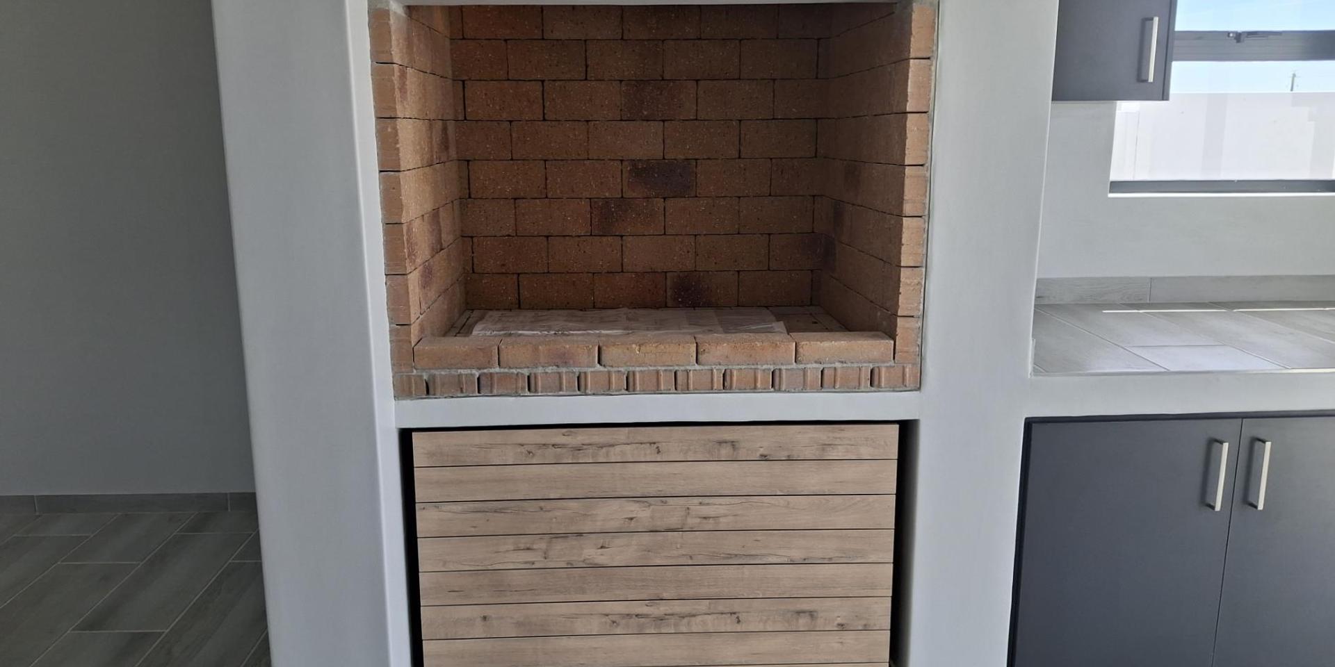 Image 4 of 6