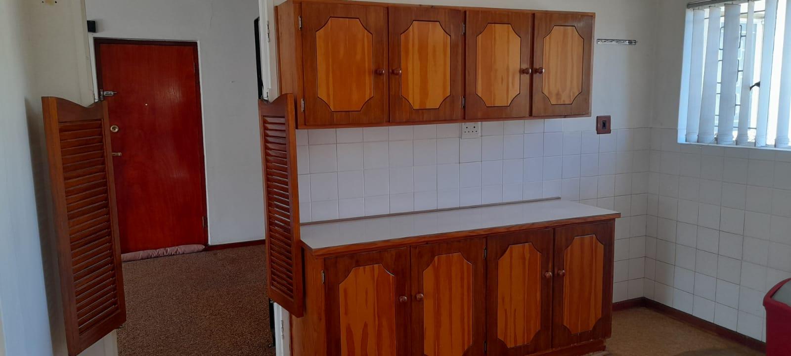 Image 4 of 6
