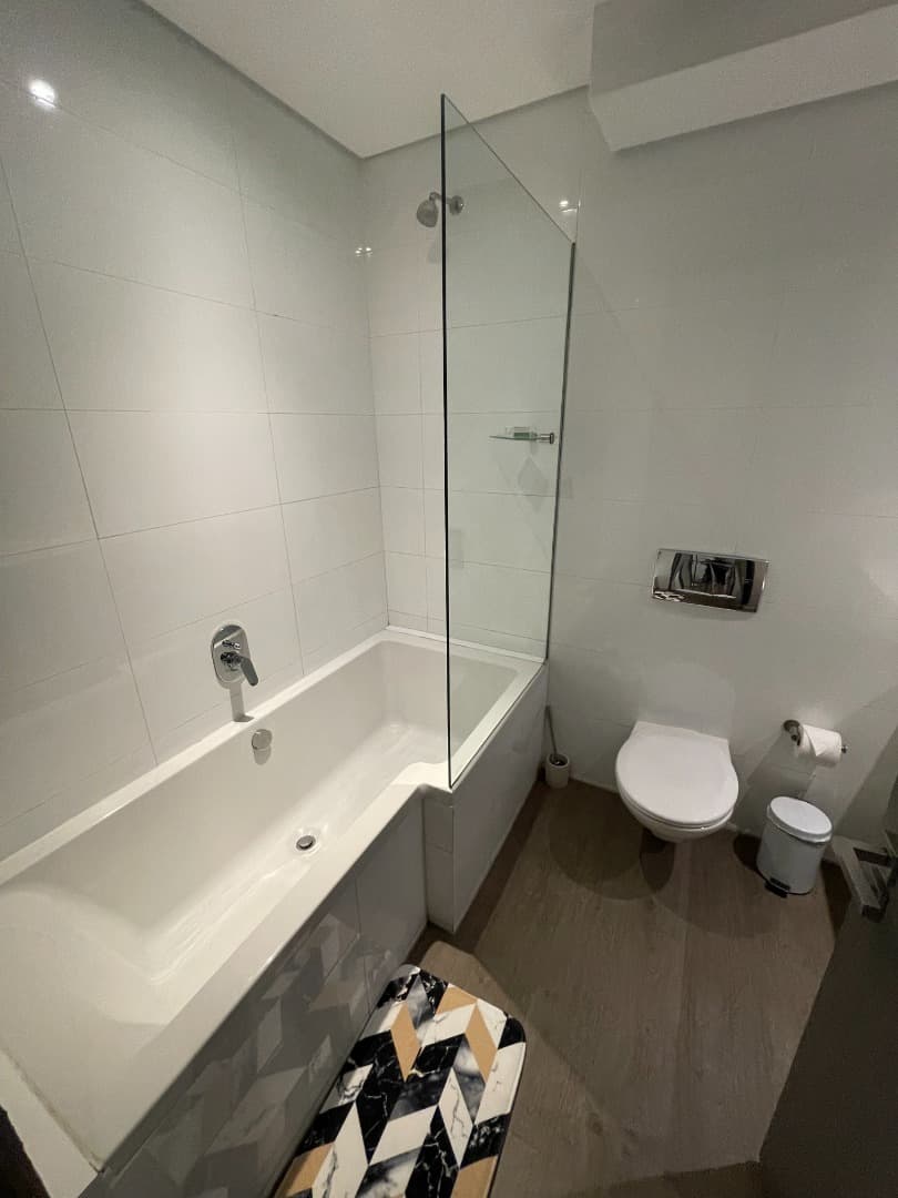 Image 5 of 6