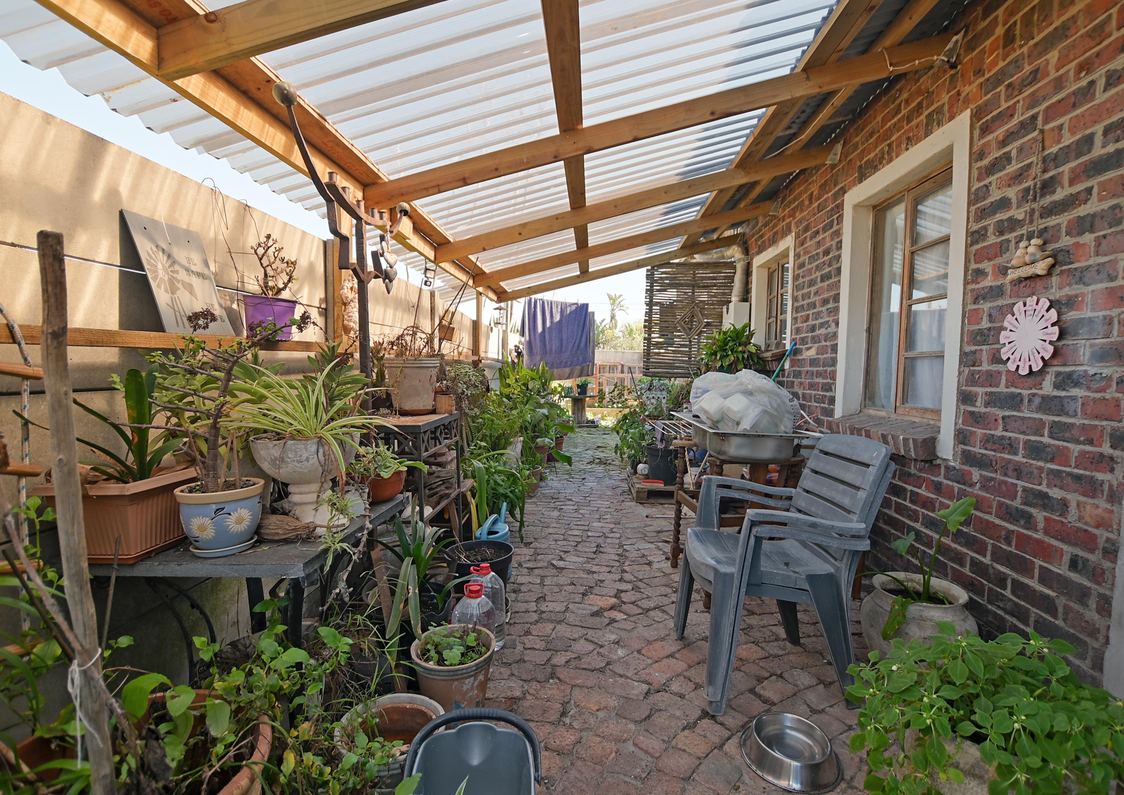 Image 4 of 6