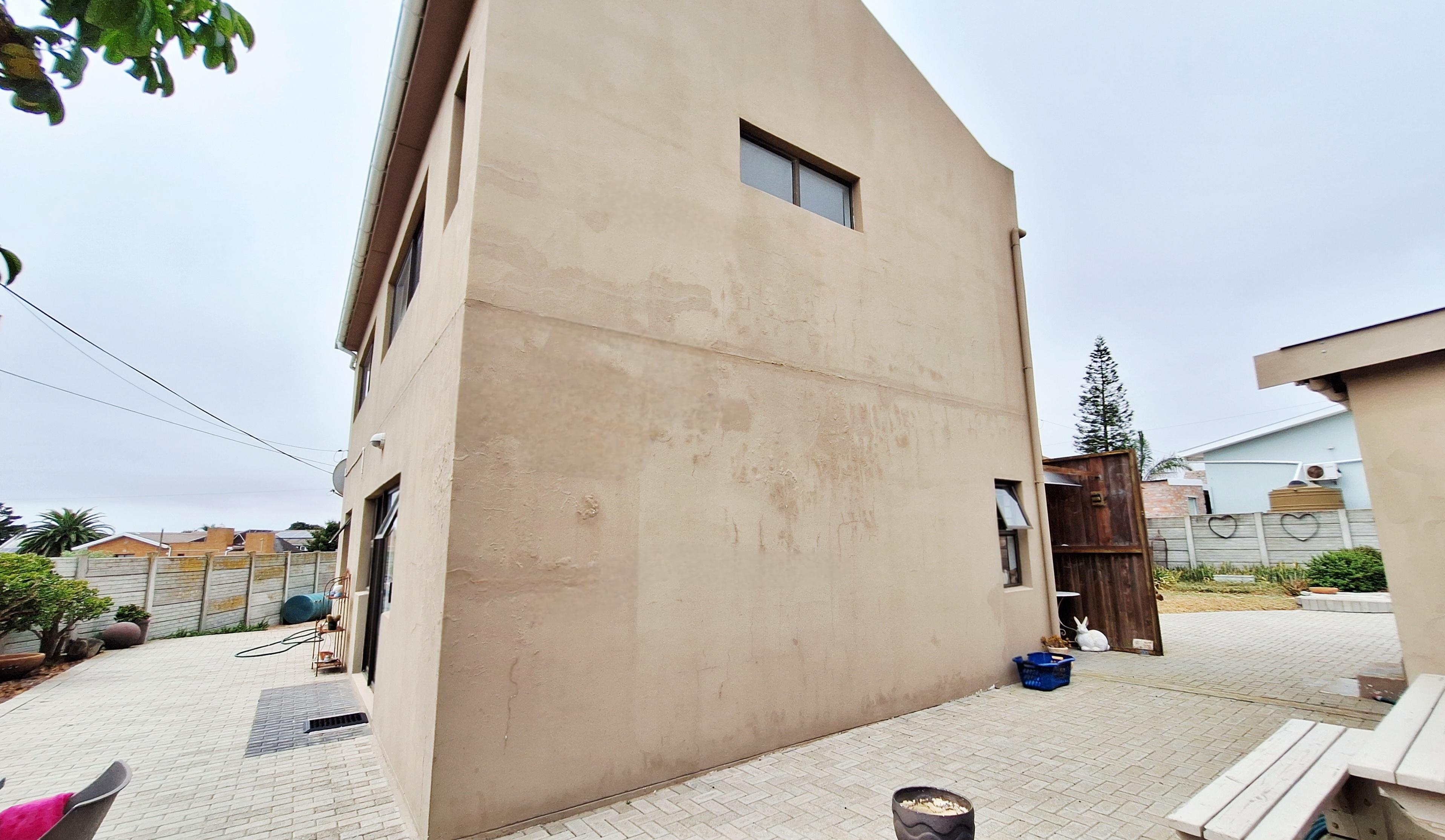 Image 4 of 6