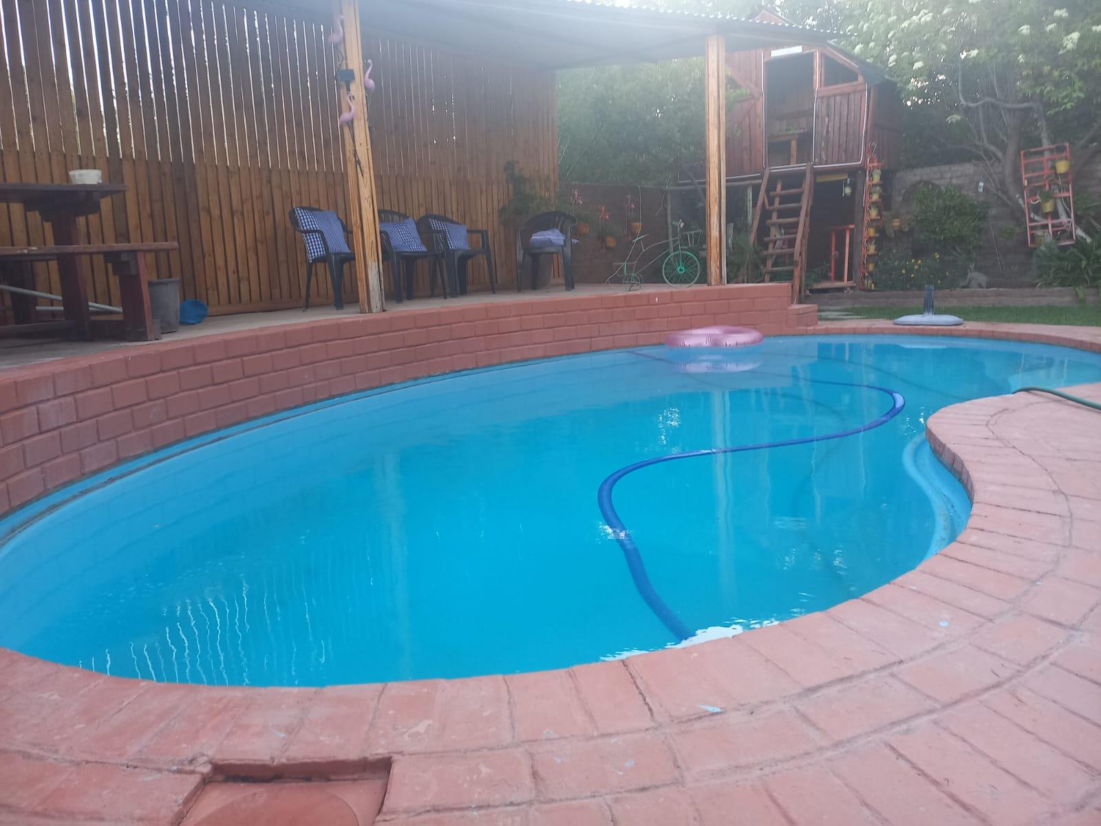 Image 2 of 6