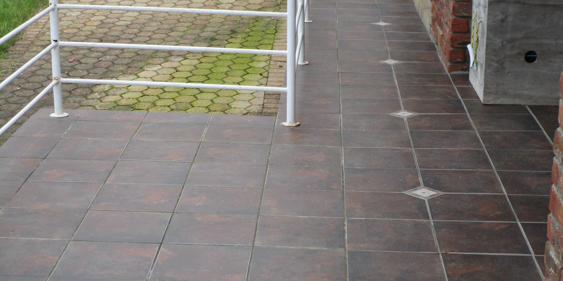 Image 3 of 6
