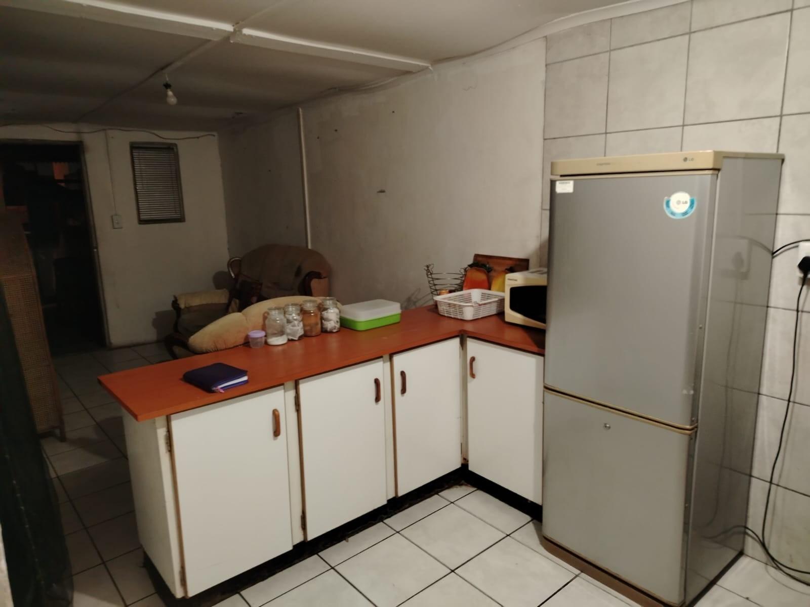 Image 5 of 6