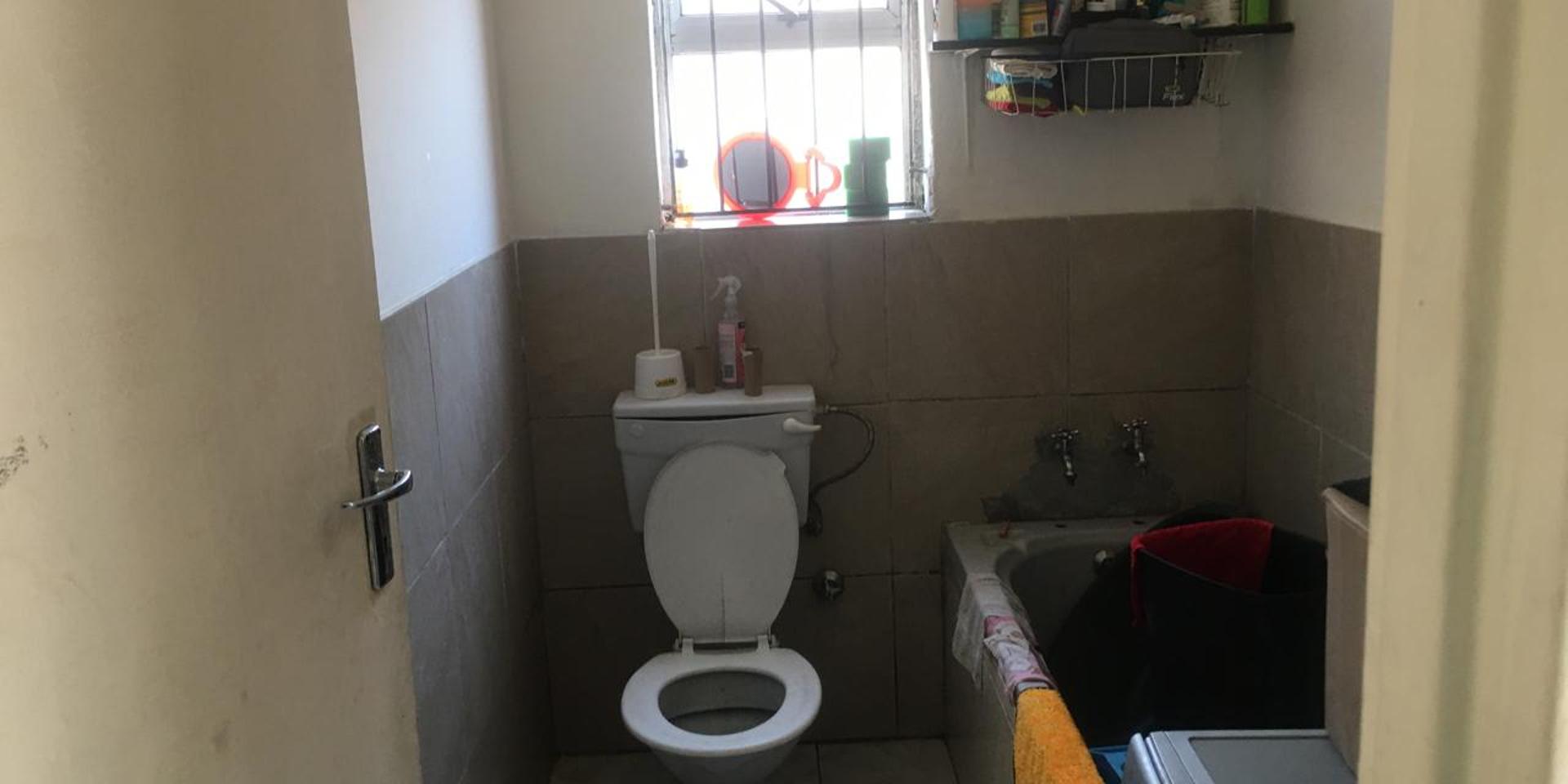 Image 2 of 6