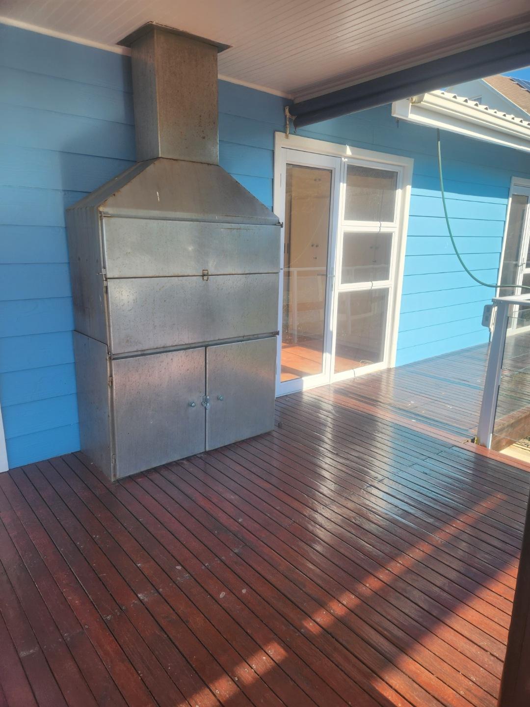 Image 4 of 6