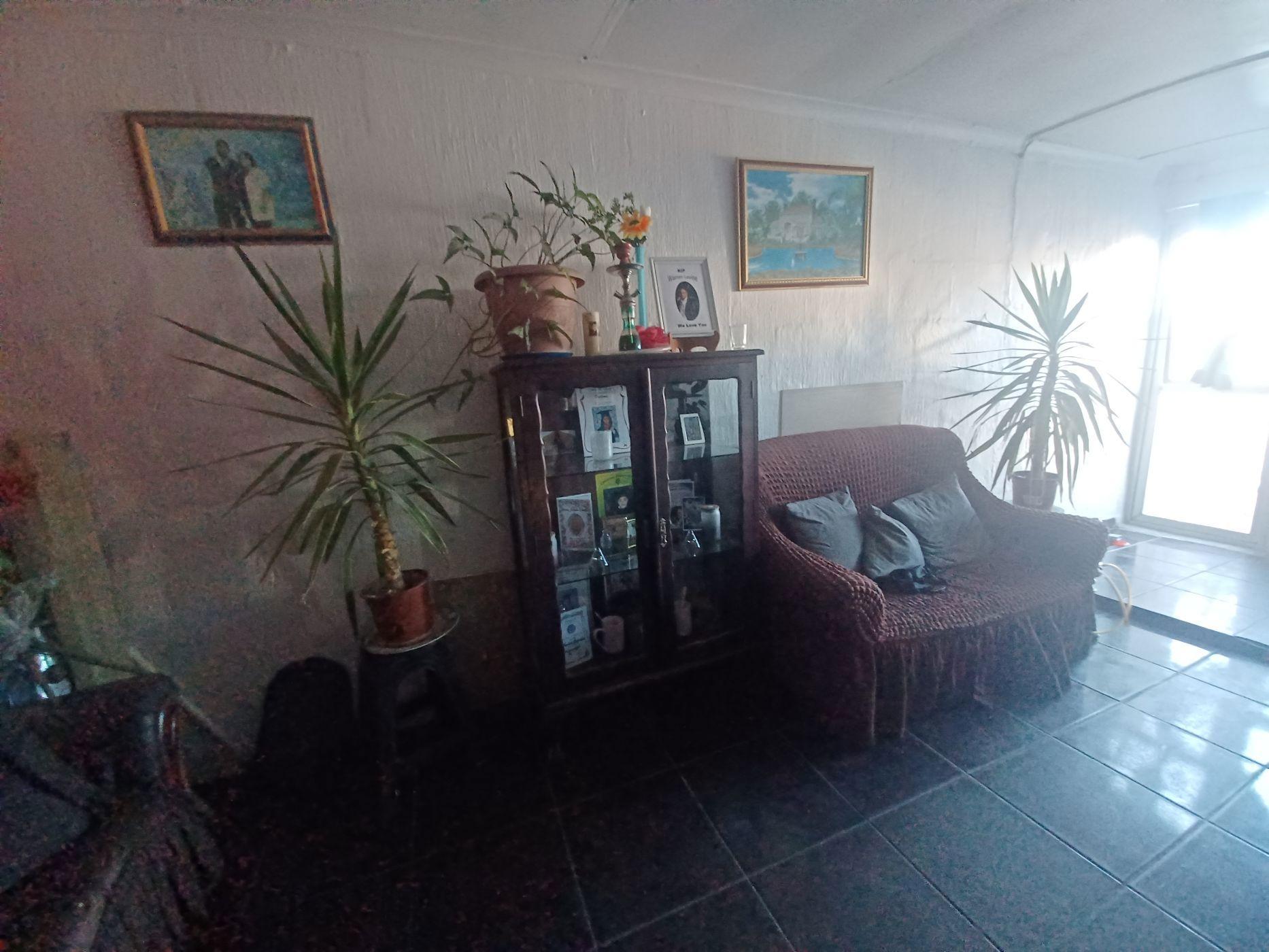 Image 2 of 6