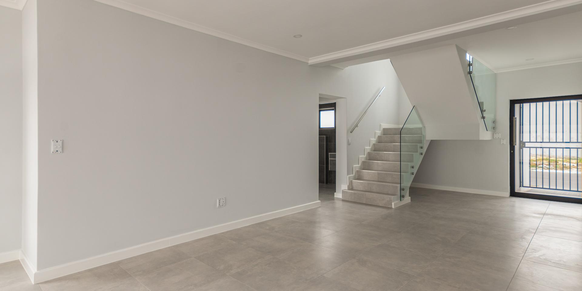 Image 2 of 6