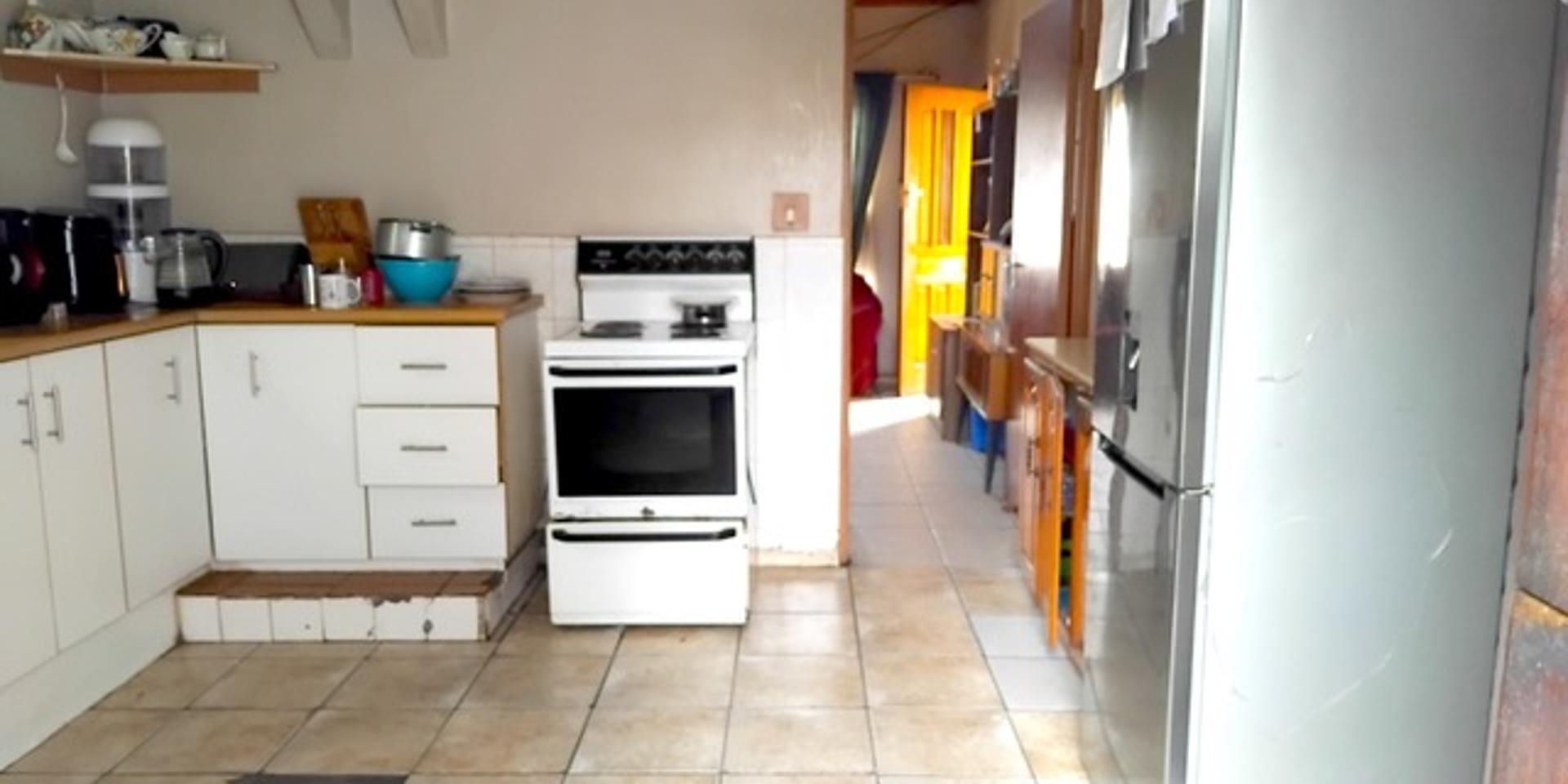 Image 3 of 6