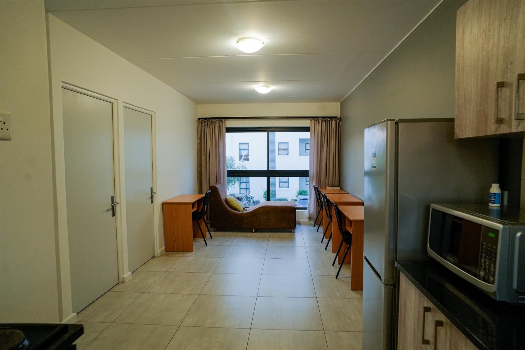 Image 2 of 6