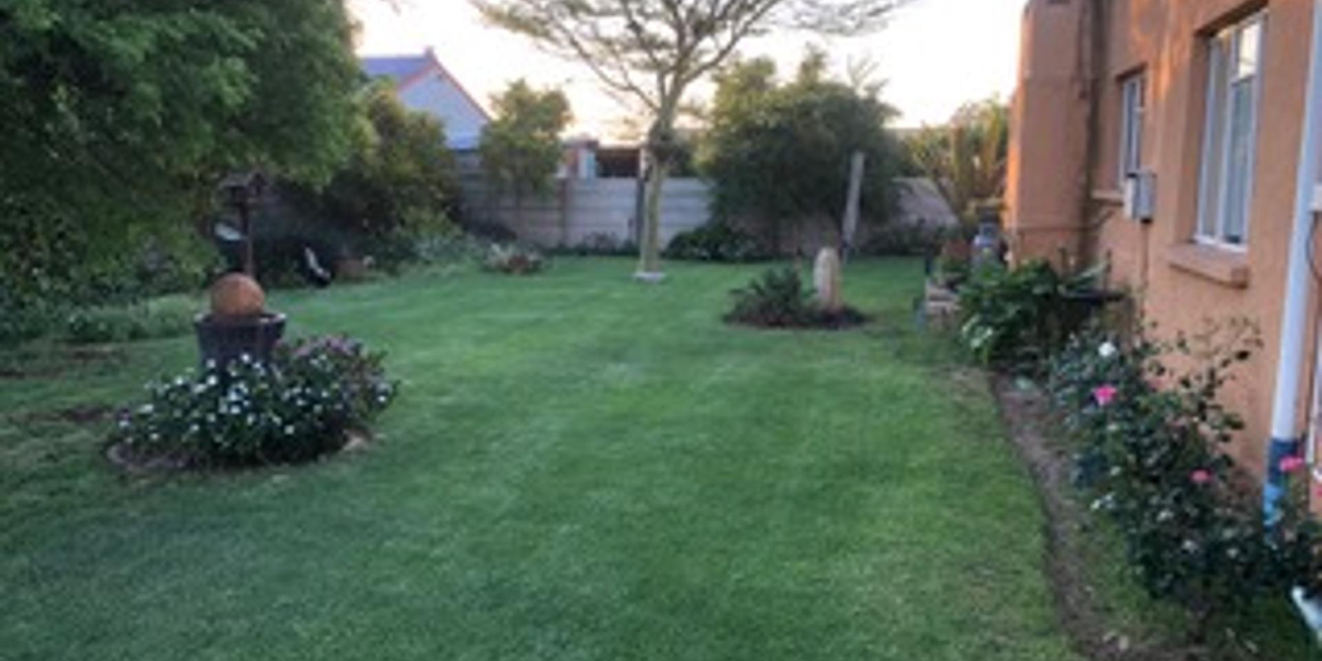 Image 2 of 6