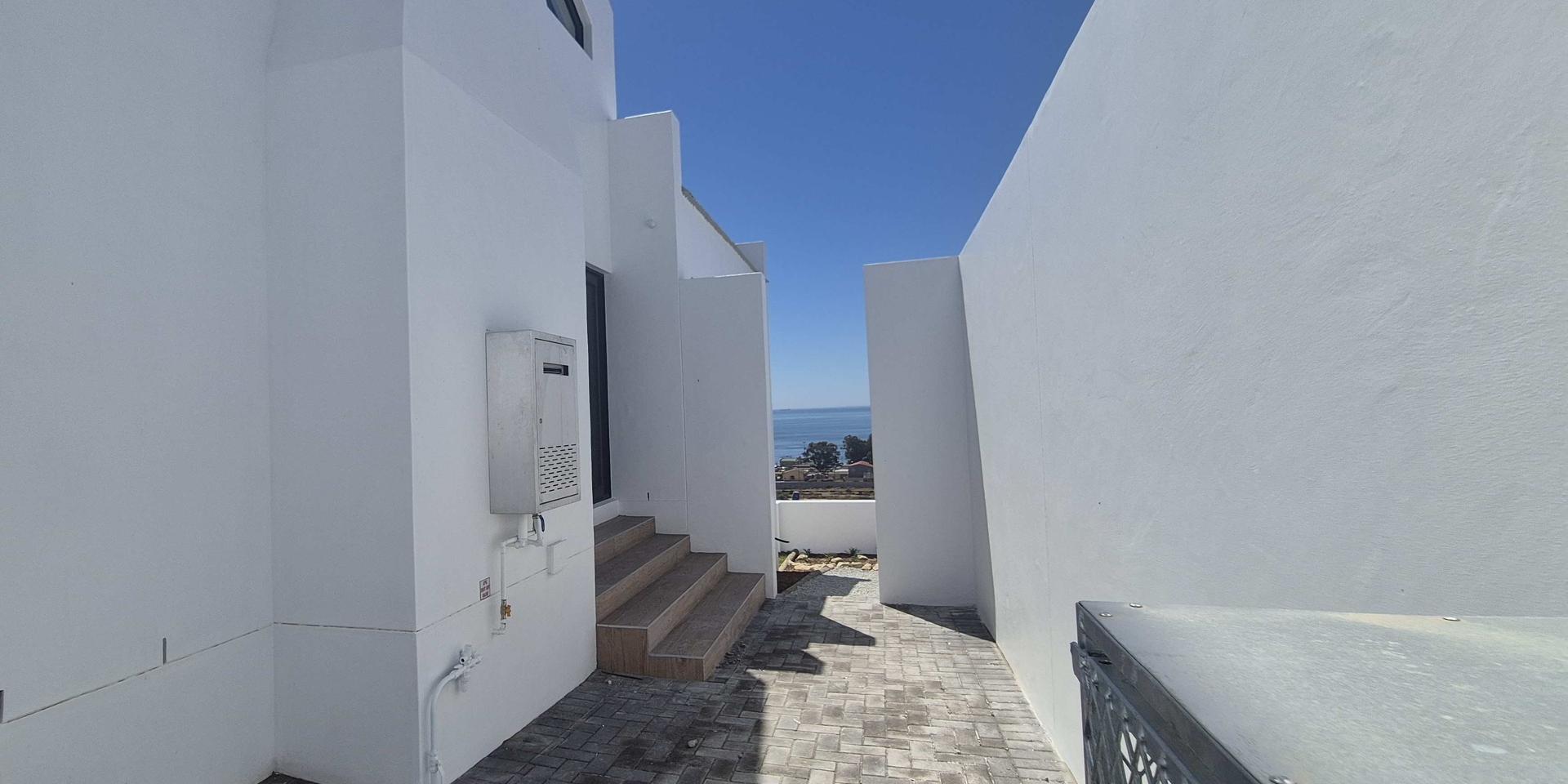 Image 4 of 6