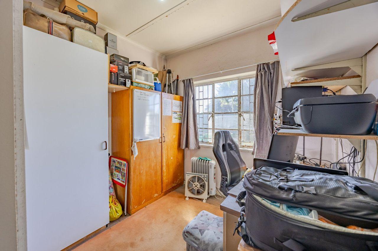 Image 3 of 6