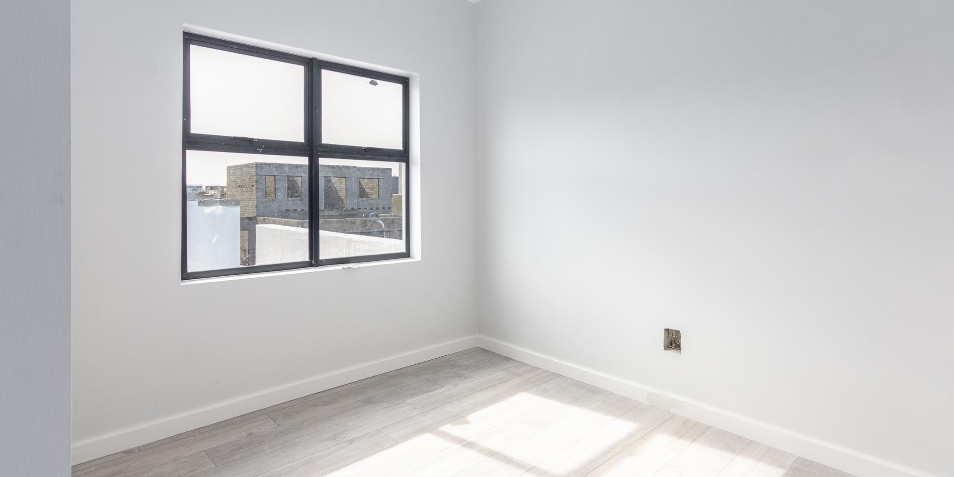Image 4 of 6