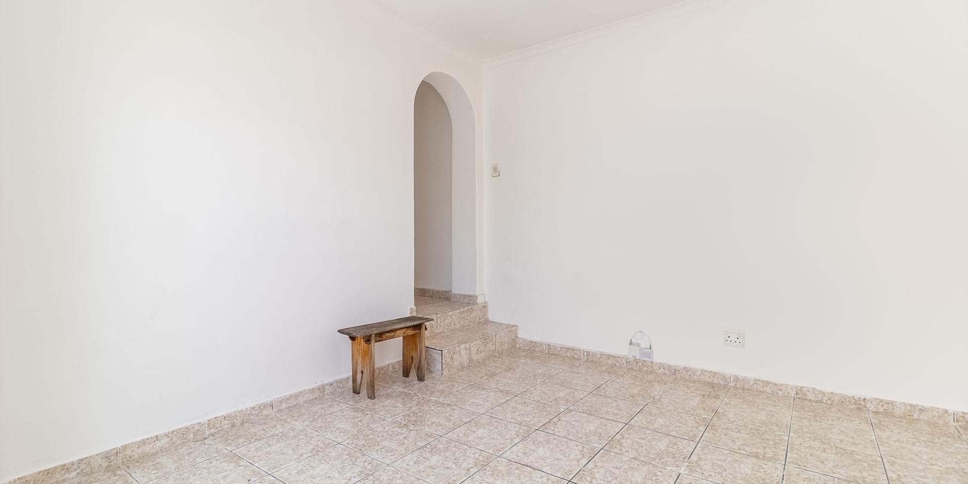 Image 4 of 6