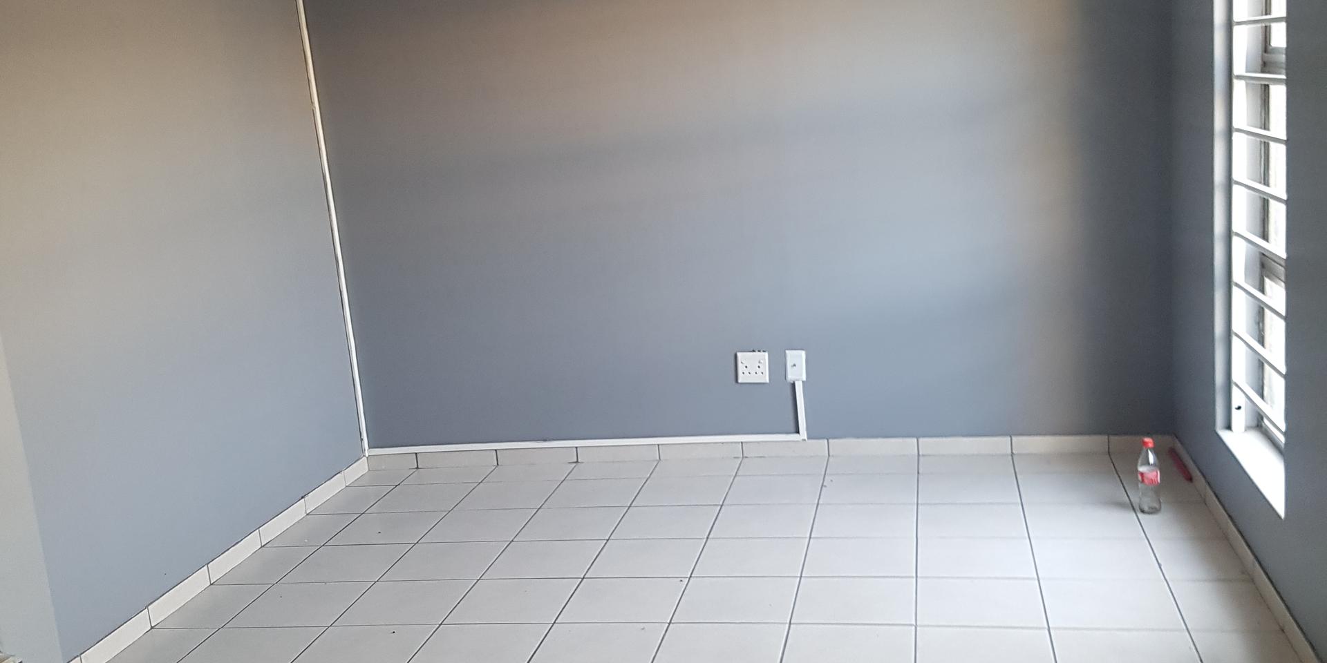 Image 2 of 6