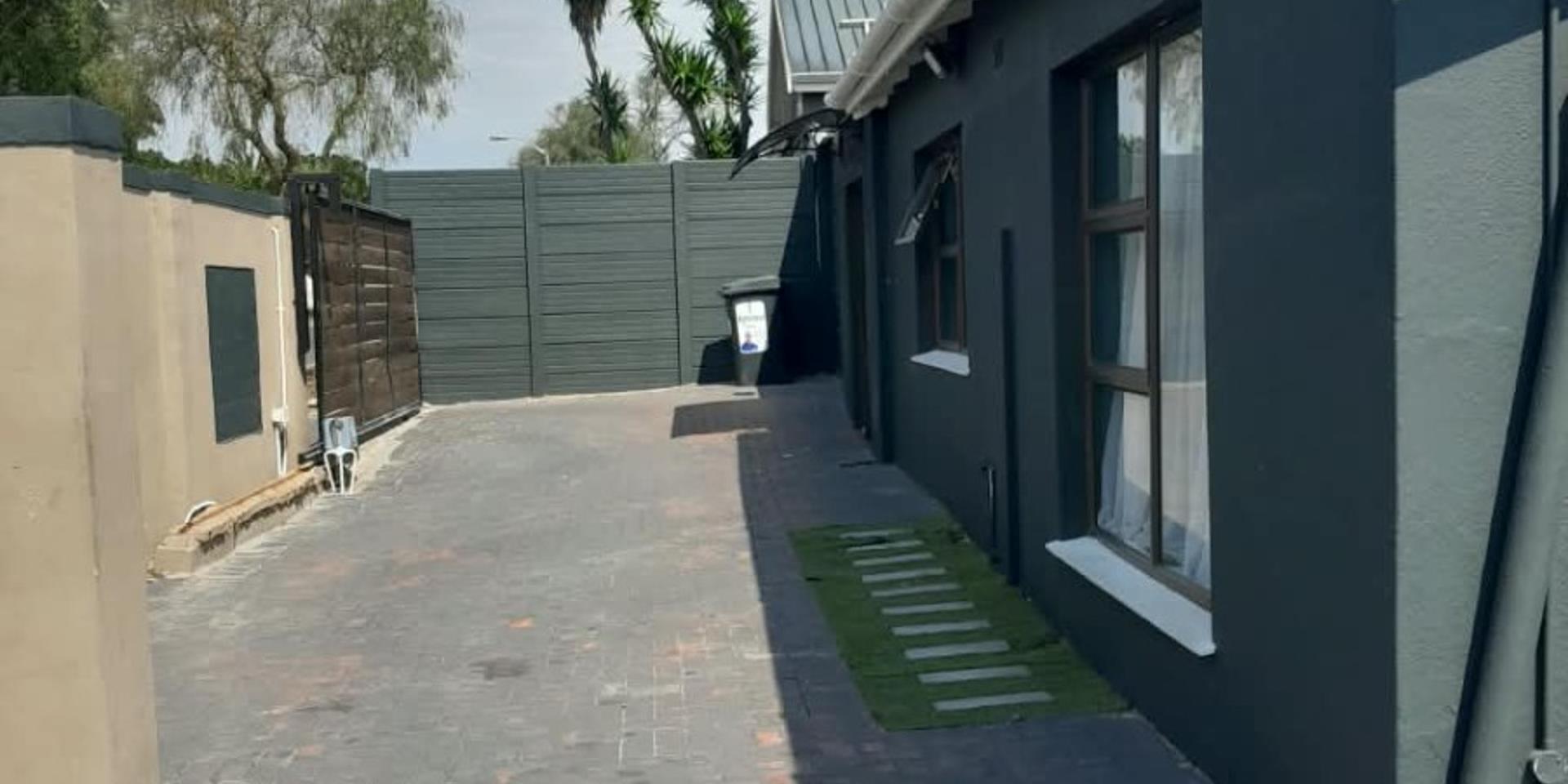 Image 5 of 6