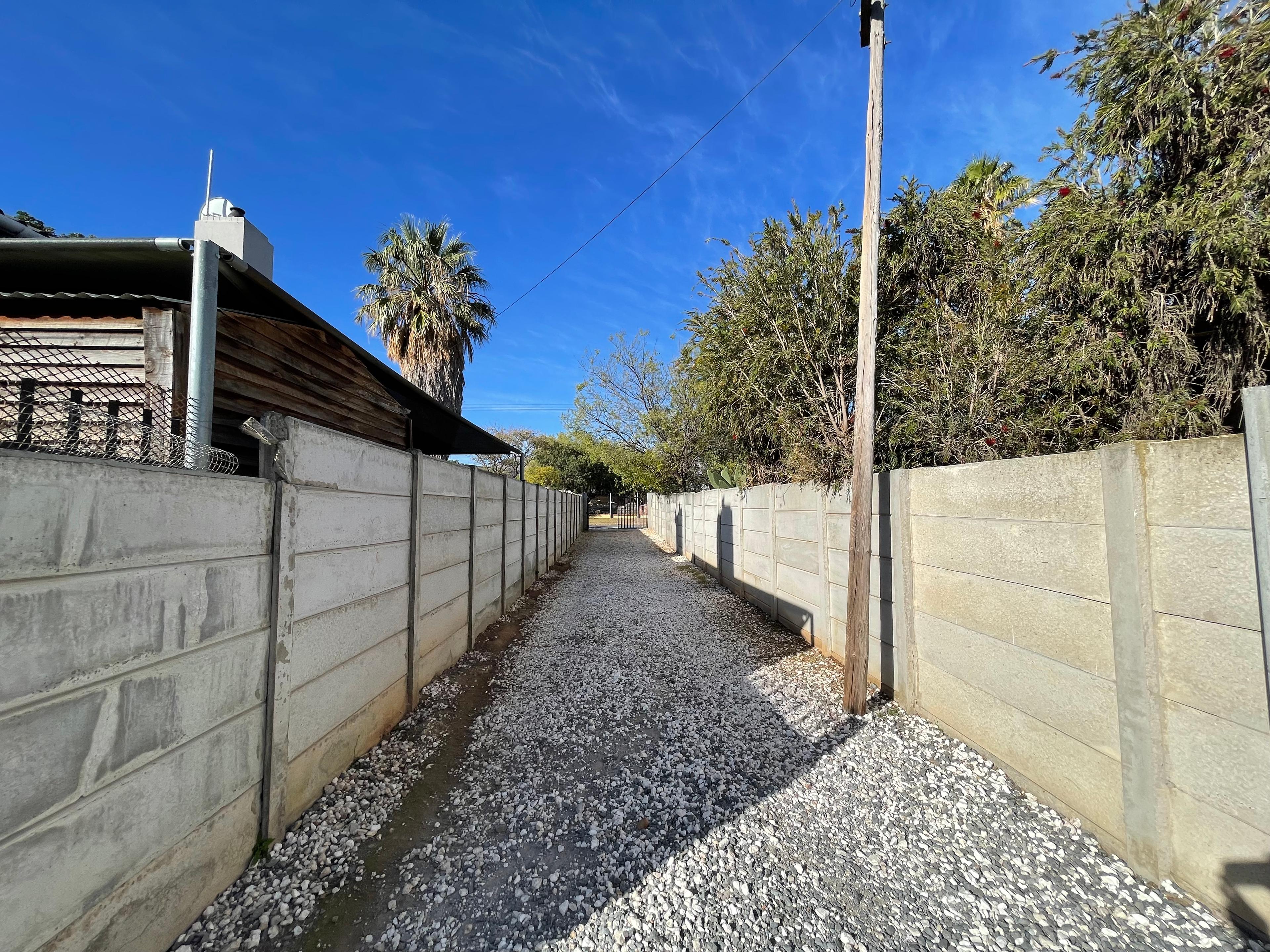 Image 4 of 6