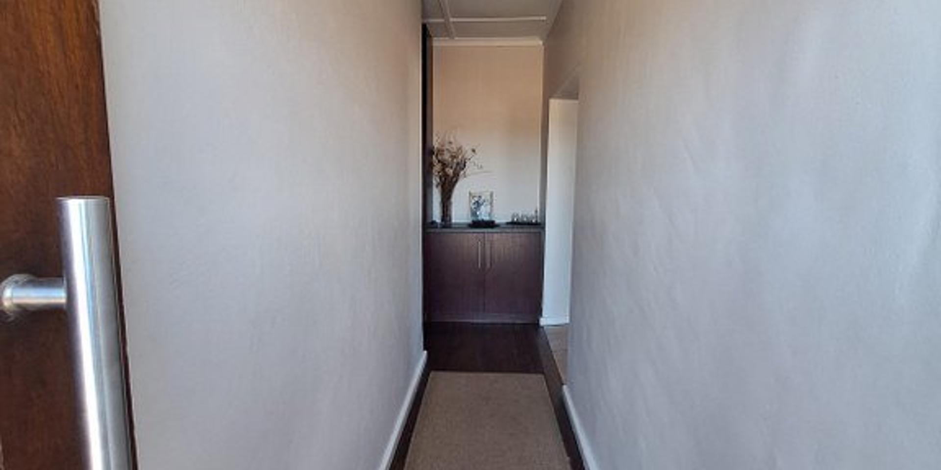 Image 2 of 6
