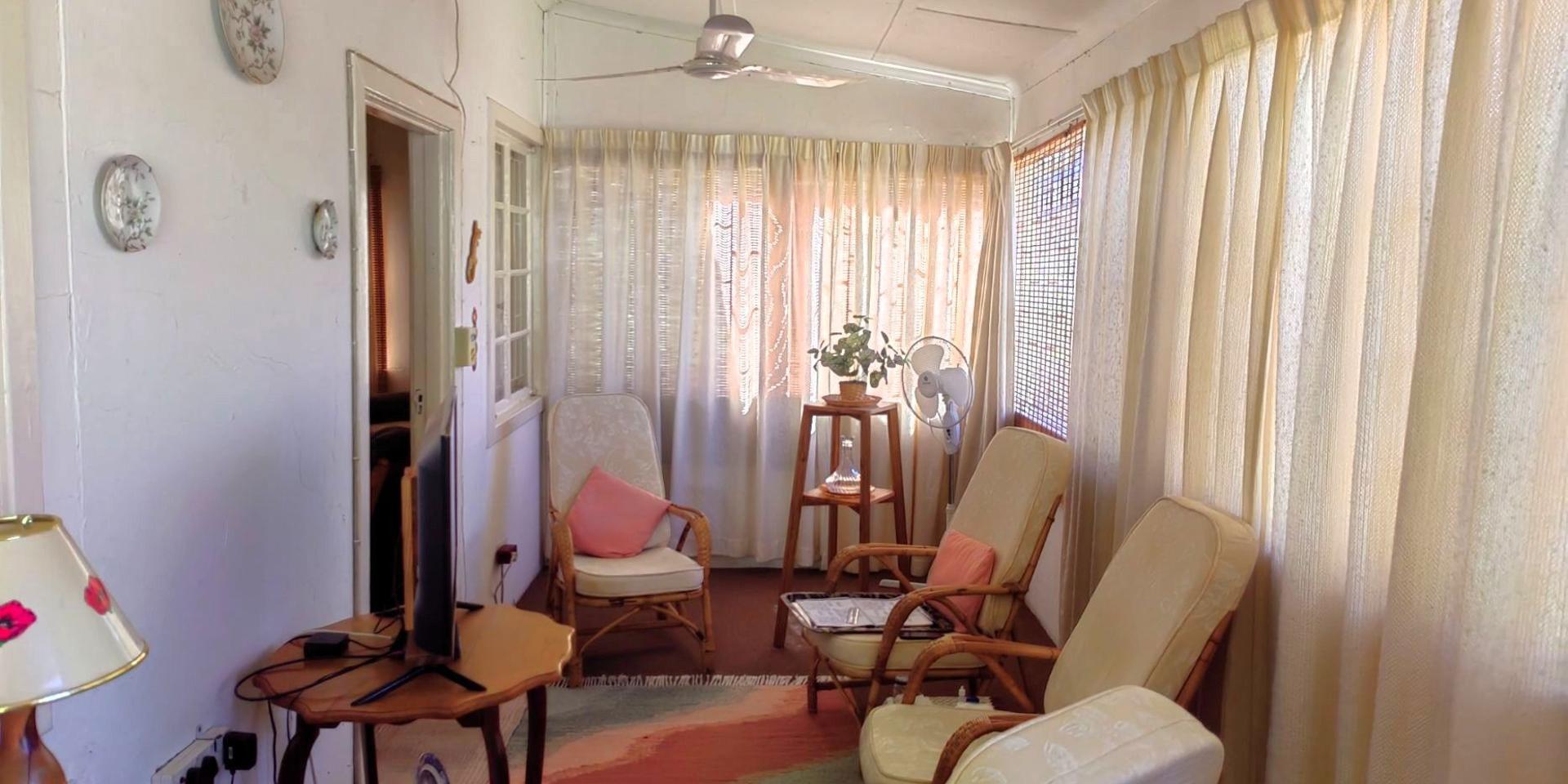 Image 4 of 6