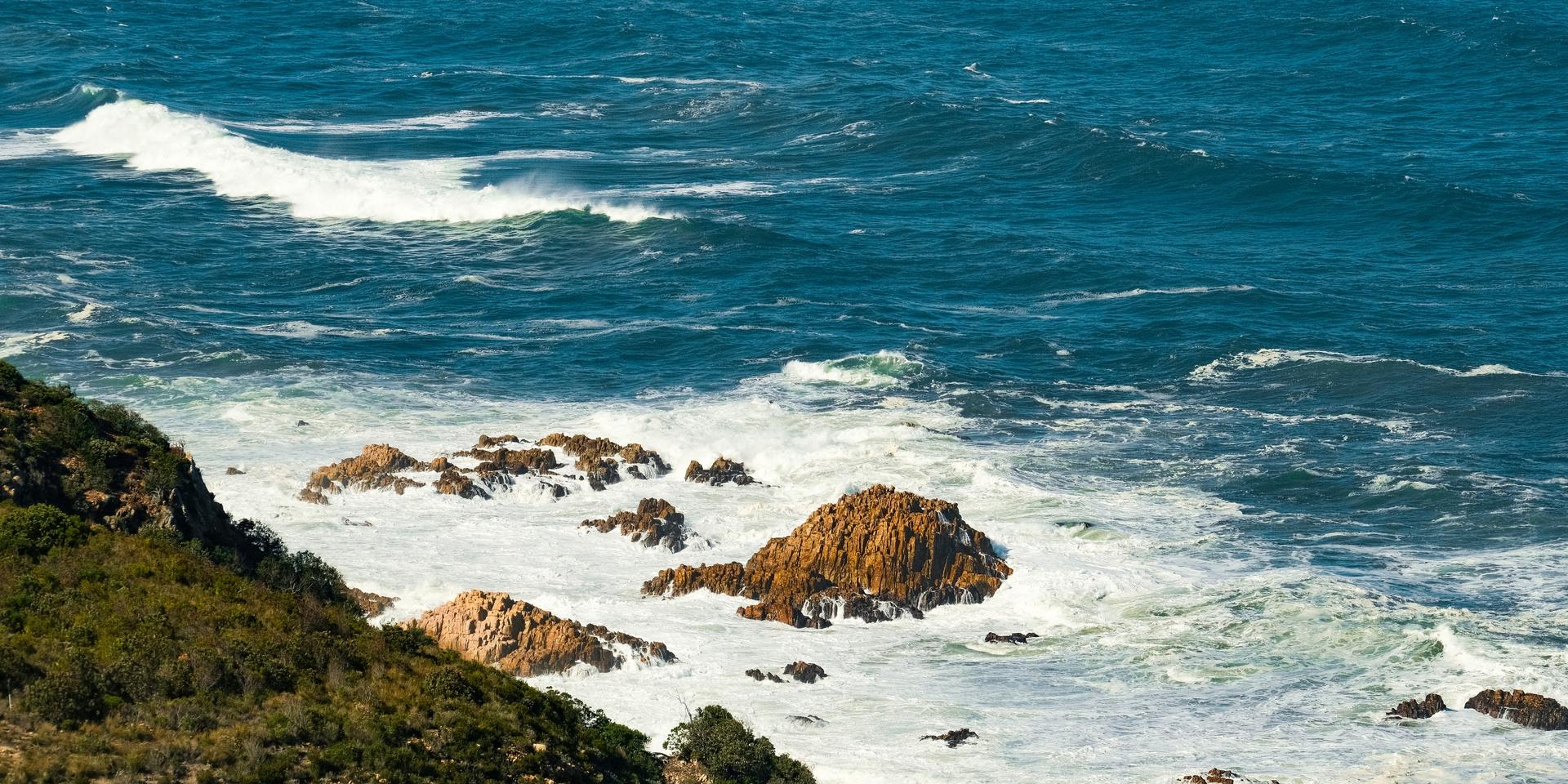 Image 2 of 6