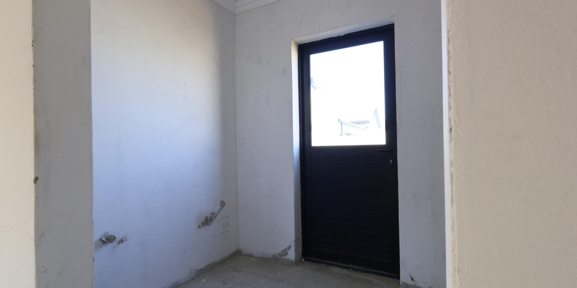 Image 5 of 6