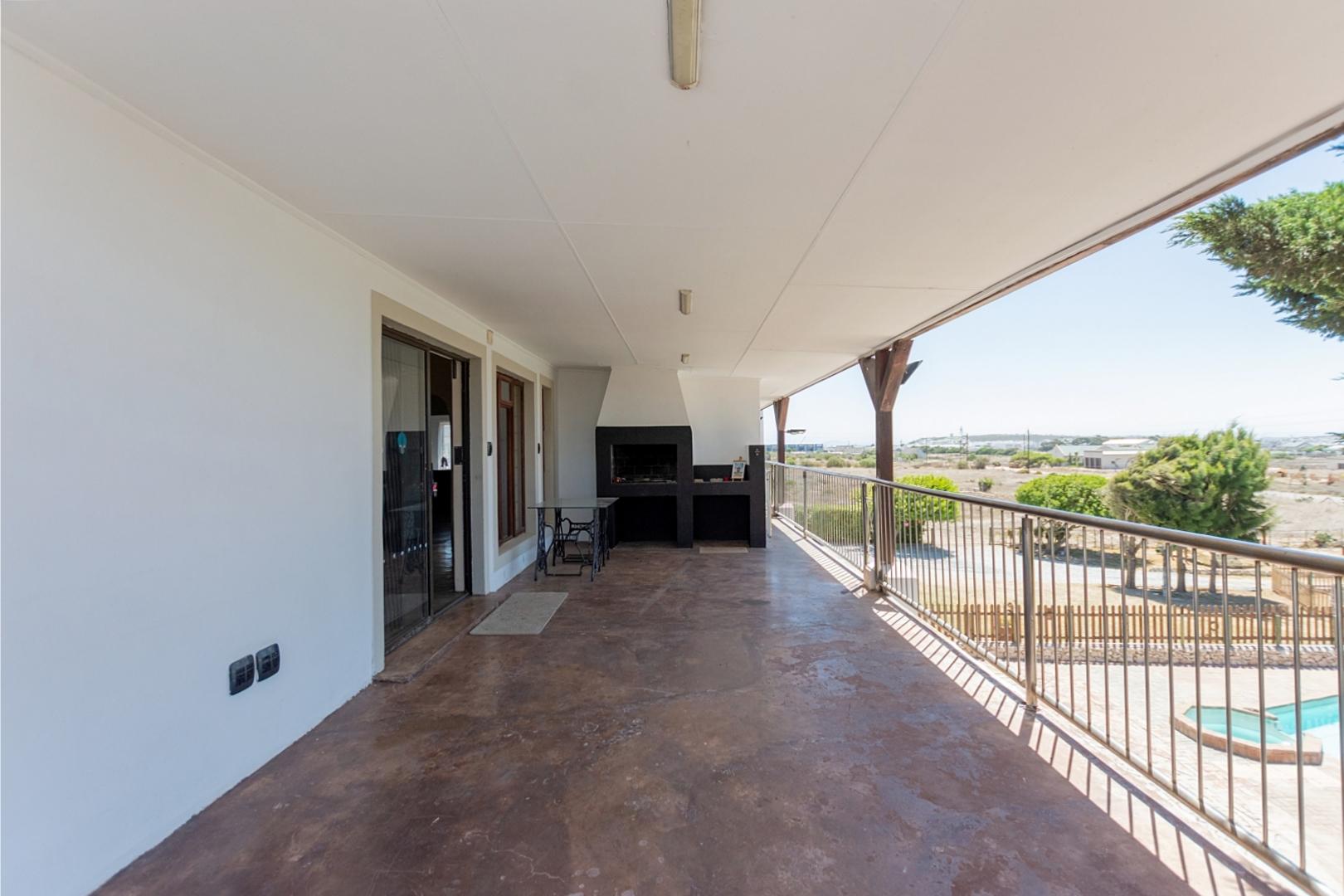 Image 4 of 6