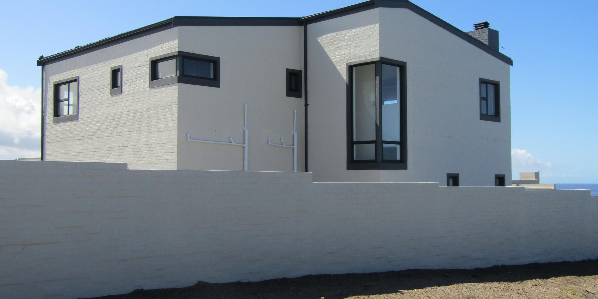 Image 2 of 6